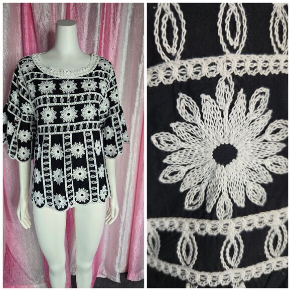 Indigo Poppy Boho Black White Floral Embroidered Babydoll Top Size Small - Picture 1 of 12